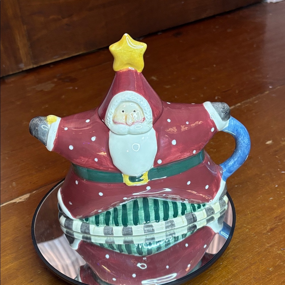 Sakura Debbie Mumm Santa Star Teapot.